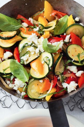 Gemüsepfanne mit Schafskäse Gemüsepfanne mit Schafskäse