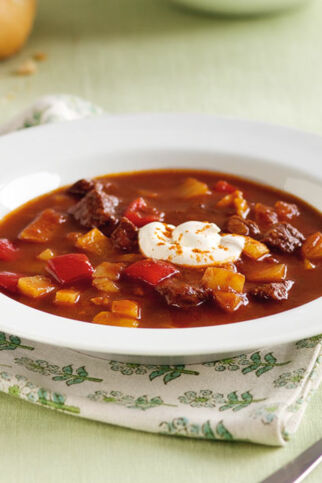 Gulaschsuppe mit Paprika Gulaschsuppe mit Paprika