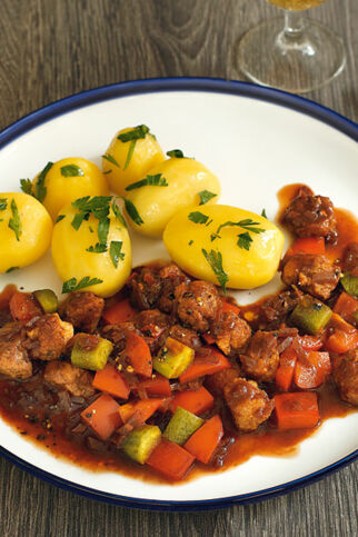 Gulasch wie von Oma und Opa Gulasch wie von Oma und Opa