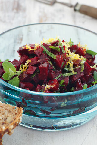 Rote-Bete-Salat mit Zitronendressing Rote-Bete-Salat mit Zitronendressing