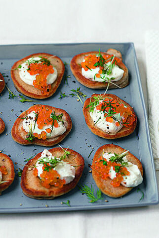 Blini mit Forellenkaviar Blini mit Forellenkaviar