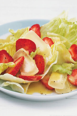 Erdbeersalat mit Harzer Käse Erdbeersalat mit Harzer Käse