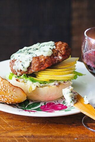 Birne-Roquefort-Burger Birne-Roquefort-Burger