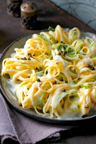 Zitronenpasta mit »Lauchspaghetti« Zitronenpasta mit »Lauchspaghetti«