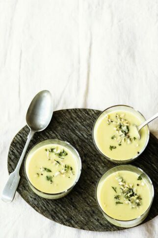 Vichyssoise mit Limetten-Gremolata Vichyssoise mit Limetten-Gremolata