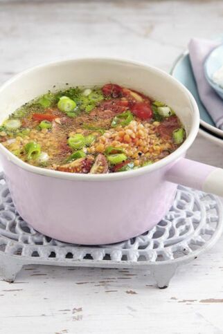 Linsensuppe mit Schafskäse Linsensuppe mit Schafskäse