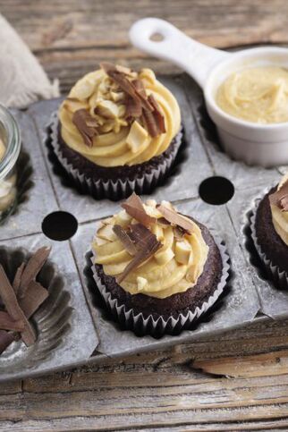 Schoko-Erdnuss-Cupcakes Schoko-Erdnuss-Cupcakes