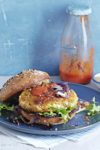 Veggie-Burger mit Majoran-Röstzwiebeln Veggie-Burger mit Majoran-Röstzwiebeln