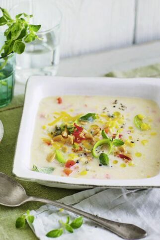 Tex-Mex-Maissuppe mit Erdnuss-Chili-Topping Tex-Mex-Maissuppe mit Erdnuss-Chili-Topping