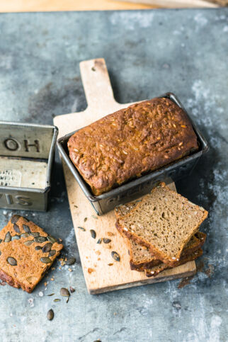 6-Korn-Vollkornbrot mit Kürbiskernen 6-Korn-Vollkornbrot mit Kürbiskernen