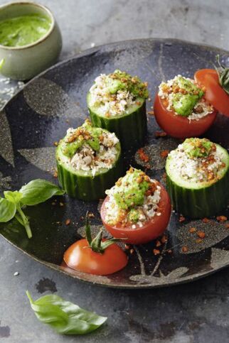Tomaten und Gurke mit Quinoafüllung Tomaten und Gurke mit Quinoafüllung