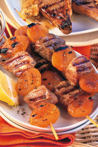 Lamm-Aprikosen-Spieße Lamm-Aprikosen-Spieße