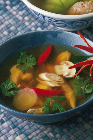 Zitronengrassuppe mit Hähnchen Zitronengrassuppe mit Hähnchen