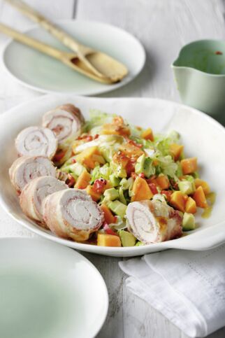 Avocado-Papaya-Salat mit Hähnchenroulade Avocado-Papaya-Salat mit Hähnchenroulade
