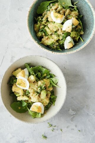Quinoasalat mit Avocado und Ei Quinoasalat mit Avocado und Ei