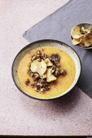 Apfel-Bowl mit Streuseln Apfel-Bowl mit Streuseln