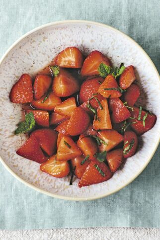 Erdbeersalat mit Minze Erdbeersalat mit Minze