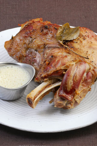 Buttermilch-Knoblauch-Lammschulter Buttermilch-Knoblauch-Lammschulter