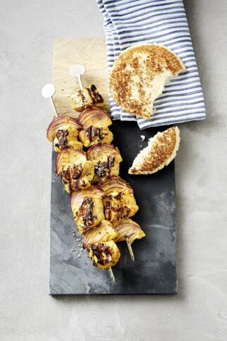 Hähnchen-Kebap mit Fladenbrot Hähnchen-Kebap mit Fladenbrot