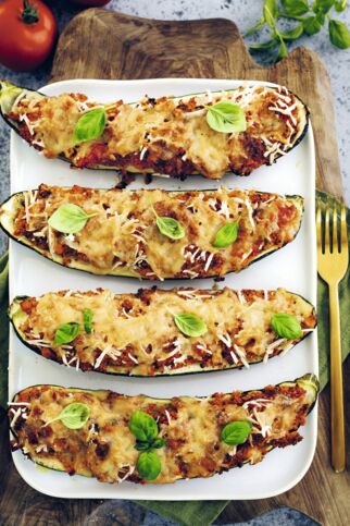 Gefüllte Zucchini mit Couscous Gefüllte Zucchini mit Couscous