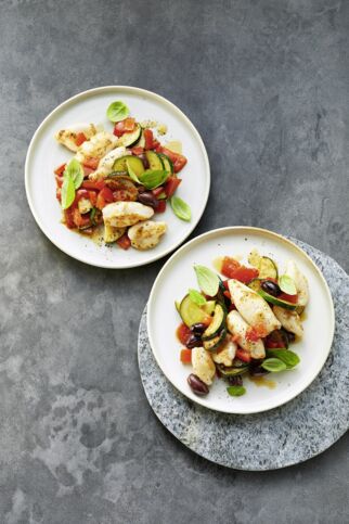 Calamari auf Zucchini-Tomaten-Gemüse Calamari auf Zucchini-Tomaten-Gemüse