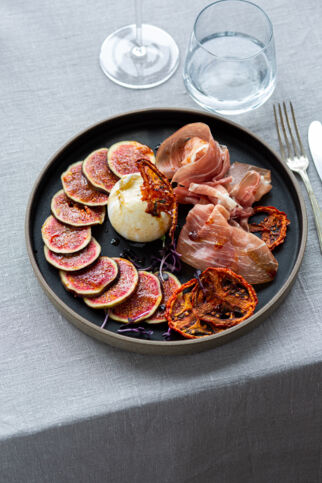 Burrata mit Feigencarpacchio Burrata mit Feigencarpacchio