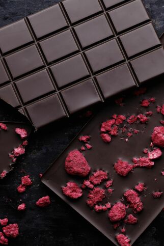 Dunkle Schokolade mit Himbeeren Dunkle Schokolade mit Himbeeren