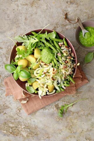 Fitness-Bowl mit grünem Pesto Fitness-Bowl mit grünem Pesto