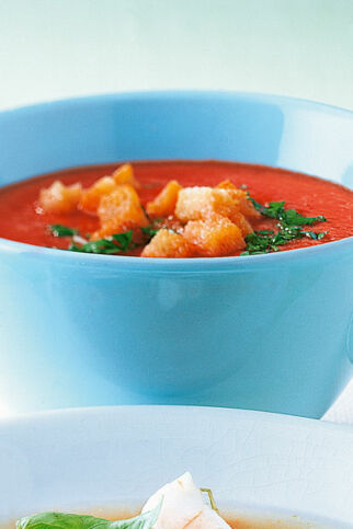 Kalte Tomaten-Gurken-Suppe Kalte Tomaten-Gurken-Suppe
