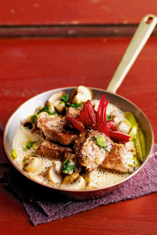 Filet Stroganoff mit Wodka und Roter Bete Filet Stroganoff mit Wodka und Roter Bete