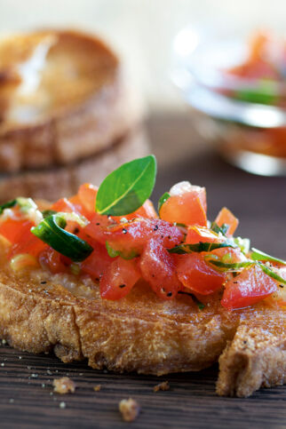 Bruschetta mit Tomaten Bruschetta mit Tomaten