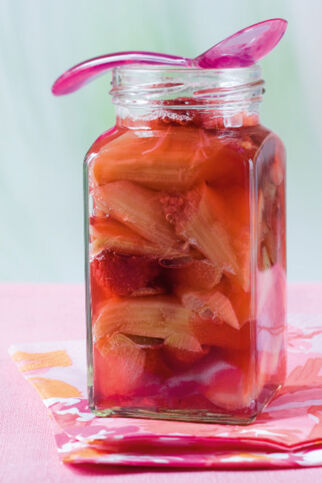 Rhabarberkompott aus dem Ofen Rhabarberkompott aus dem Ofen