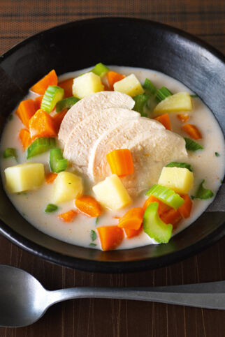 Gemüse-Hähnchen-Eintopf mit Kokosmilch Gemüse-Hähnchen-Eintopf mit Kokosmilch