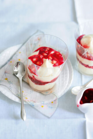 Weiße Schokocreme mit Granatapfel Weiße Schokocreme mit Granatapfel
