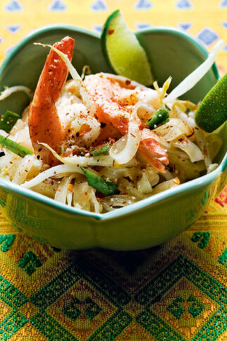 Reisnudeln mit Garnelen (Pad Thai Sai Gung) Reisnudeln mit Garnelen (Pad Thai Sai Gung)