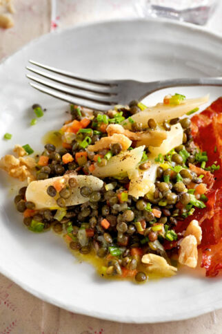 Linsensalat mit Schwarzwurzeln und Nüssen Linsensalat mit Schwarzwurzeln und Nüssen