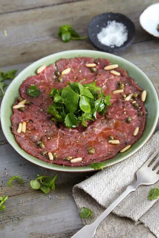 Klassisches Carpaccio mit Rinderfilet Klassisches Carpaccio mit Rinderfilet