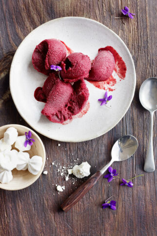 Kir-Royal-Sorbet mit Baiser Kir-Royal-Sorbet mit Baiser