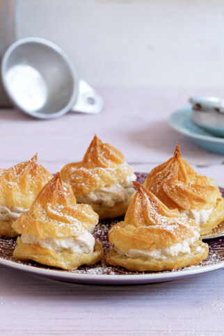 Sahne-Windbeutel Sahne-Windbeutel