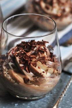 Marmorierter Haselnuss-Nougat-Pudding Marmorierter Haselnuss-Nougat-Pudding