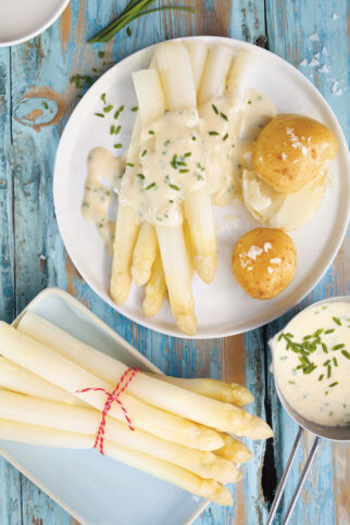 Spargel mit Seidentofu-Hollandaise Spargel mit Seidentofu-Hollandaise