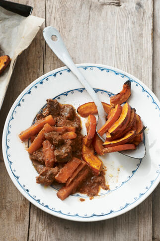 Rinderschmortopf mit Ofenkürbis Rinderschmortopf mit Ofenkürbis