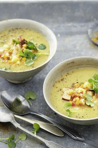 Rote Linsensuppe mit Räuchertofu Rote Linsensuppe mit Räuchertofu