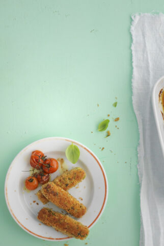 Zucchini-Kroketten mit Ofentomaten Zucchini-Kroketten mit Ofentomaten