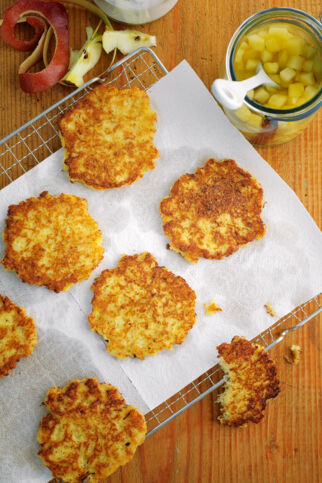 Reibekuchen mit Apfelkompott Reibekuchen mit Apfelkompott