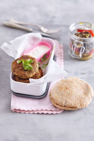 Linsen-Falafel im Pitabrot Linsen-Falafel im Pitabrot
