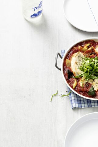 Medaillons auf Tomatengemüse Medaillons auf Tomatengemüse