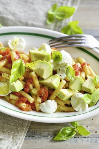Avocado-Tomaten-Makkaroni Avocado-Tomaten-Makkaroni