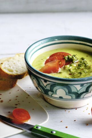 Kalte Avocado-Gurken-Suppe Kalte Avocado-Gurken-Suppe