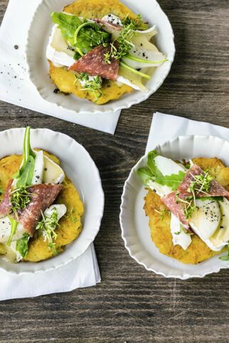 Mini-Rösti mit Salami-Röllchen Mini-Rösti mit Salami-Röllchen